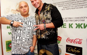 Доминик Джокер вместе с радиоведущим