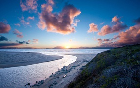 Красивый ручей