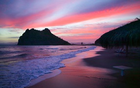 Розовый пляж