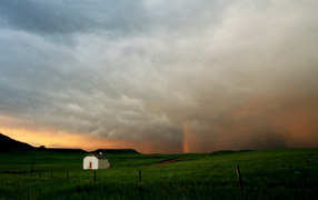 Надвигается торнадо