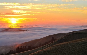 Закат над облаками