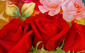 Три красных розы