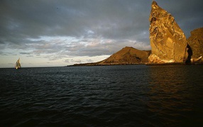 Золотая скала