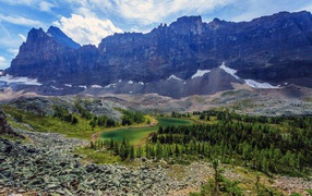 Суровый горный пейзаж