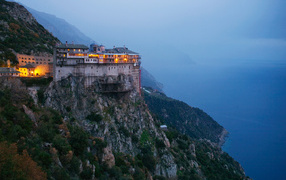 	   House on the edge of a cliff