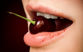 	  Cherry mouth