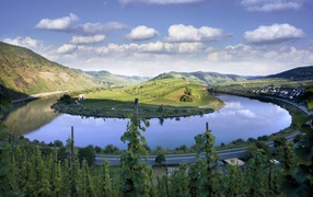 Очень красивое горное озеро