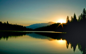 Утро на горном озере