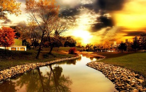 Красивый осенний закат