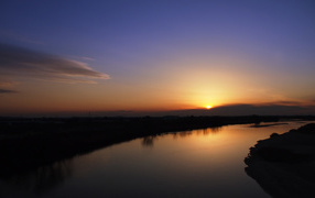 Красивое весеннее солнце