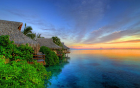 Жаркий летний закат