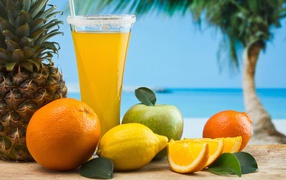 Летние фрукты