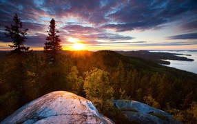 Закат на скале