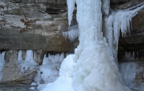 Замерзший водопад в Андах