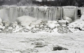 Замерзший водопад Ниагара