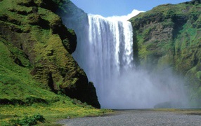 Водопад в Исландии