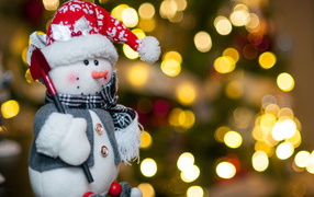 Снеговик с лопатой