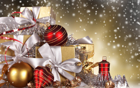 Коробки с подарками на Новый год