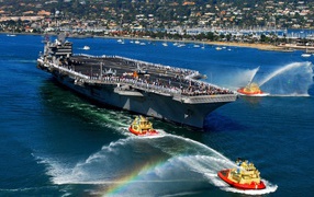 Авианосец на буксирах