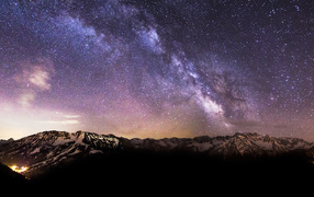 Удивительный Млечный Путь и горы