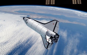 Космический корабль возвращается на Землю