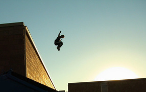 The jump from the roof of Parkour