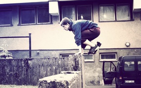 Юный любитель паркура