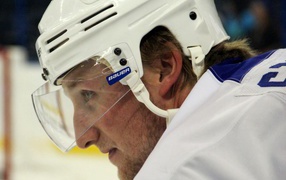 Лучший Хоккеист Тампа-Бэй Стивен Стэмкос крупным планом