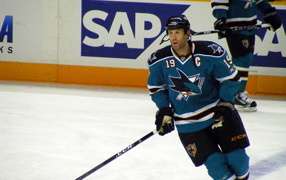 Известный игрок НХЛ Джо Торнтон
