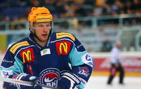 Хоккеист Оттавы Джейсон Спецца