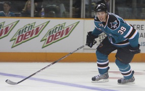 Игрок Сан-Хосе Логан Кутюр