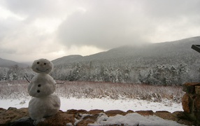 Снеговик улыбается