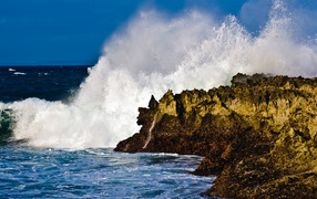 Скалистый берег Бали