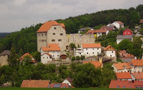 Замок в городе Лэнгенфельд, Австрия