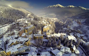 Город среди Альп на курорте Бад Хофгастайн, Австрия