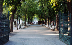 Вход в парк на курорте Баден, Австрия