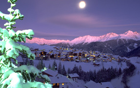 Вечерние огни на горнолыжном курорте Серфаус, Австрия