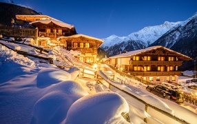 Вечернее сияние на горнолыжном курорте Зёльден, Австрия