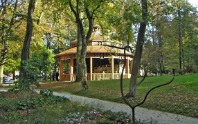 Беседка в парке на курорте Бад Халль, Австрия