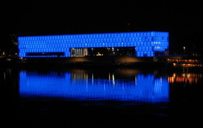 Светящееся здание в городе Линц, Австрия