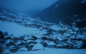 Ночная мгла на горнолыжном курорте Заальбах Хинтерглем, Австрия