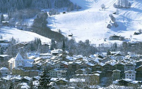 Панорама города на курорте Китцбюэль, Австрия