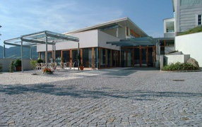 Уличное кафе в городе Нойштифт, Австрия