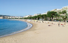 Пляж в Каннах, Франция