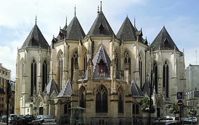 Красивое здание в городе Лилль, Франция