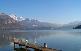Причал в городе Аннеси, Франция