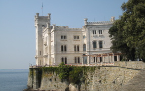 Castle in the resort Miramar Kruesti, France