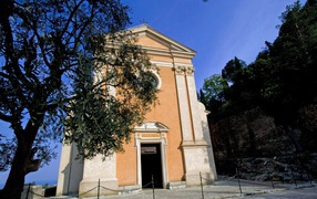 Церковь на курорте Эз, Франция