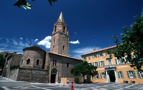 Церковь на курорте Порт Де Фрежюс, Франция