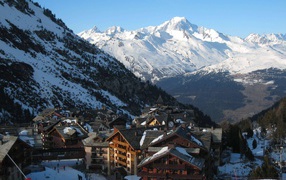 Город на горнолыжном курорте Лез Арк, Франция